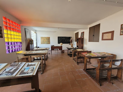 Museo Escuela Republica [La Pizarra Borrada]