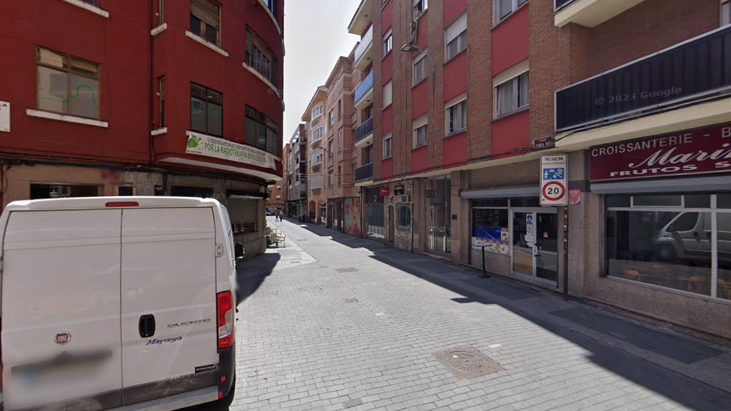 Mural fumantwo Palencia infame