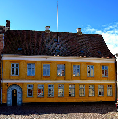 Museo Aero • Administración