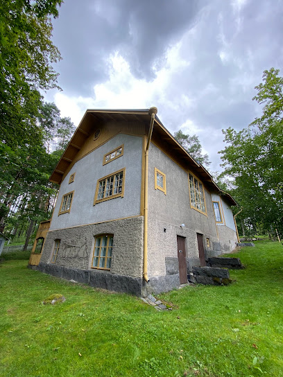 Estudio Casa de la Familia Heiska