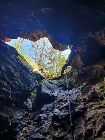 Rövargrotta