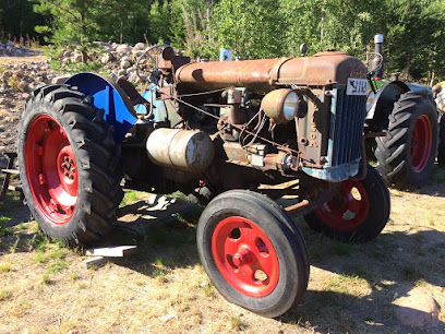 Mjällom Vandrarhem y Museo de Motores