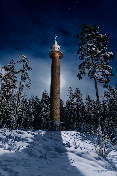 Vieja torre de observación aérea