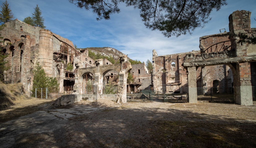 Museo del Cemento de Castellar de n'Hug
