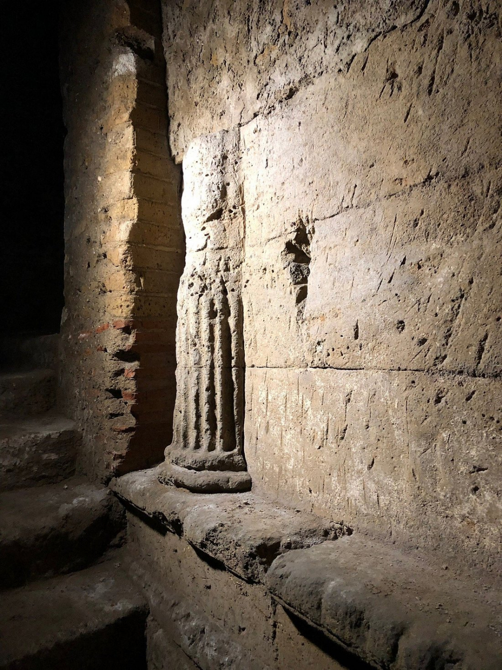 Hipogeos de los 'togati' y de los 'melograni'