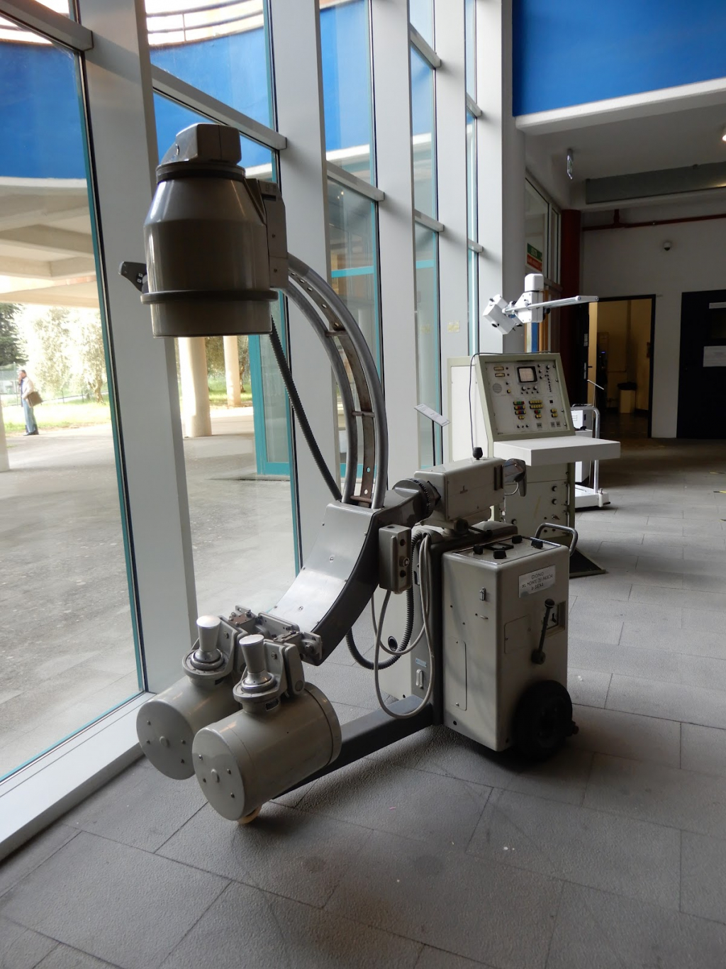 Depósito organizado del Museo de Instrumentación médica