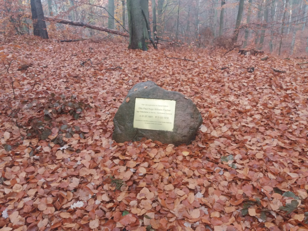 Monumento conmemorativo para el guardabosques Otto Fischer