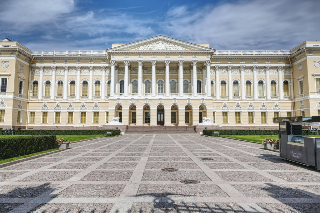 Museo Estatal Ruso, Palacio Mijáilovski