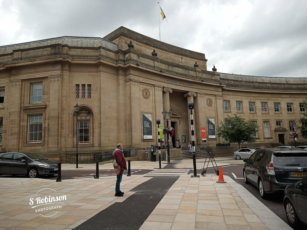 Museo de Bolton, Galería de Arte y Acuario